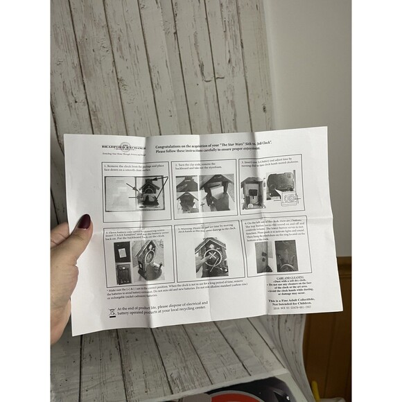 STAR WARS Sith Vs. Jedi Wall Clock With Light-Up Lightsabers - Picture 14 of 14